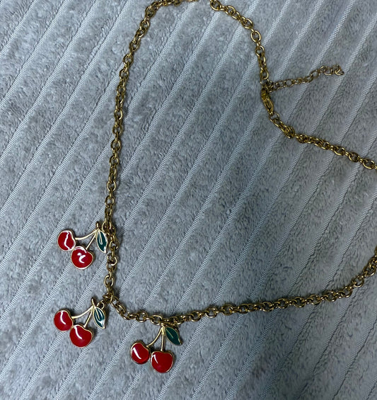 Collier Cherry